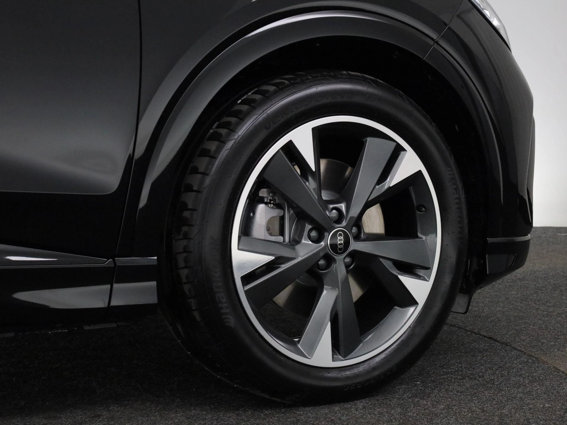 Hoofdafbeelding Audi Q4 e-tron