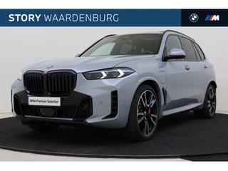 BMW X5 xDrive50e HIgh Executive M Sport Automaat / Panoramadak / Trekhaak / Soft-Close / Adaptief onderstel / Parking Assistant Professional / Comfort Access / Adaptieve LED / Harman Kardon