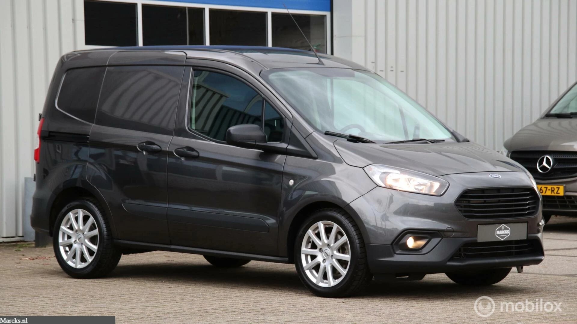 Hoofdafbeelding Ford Transit Courier