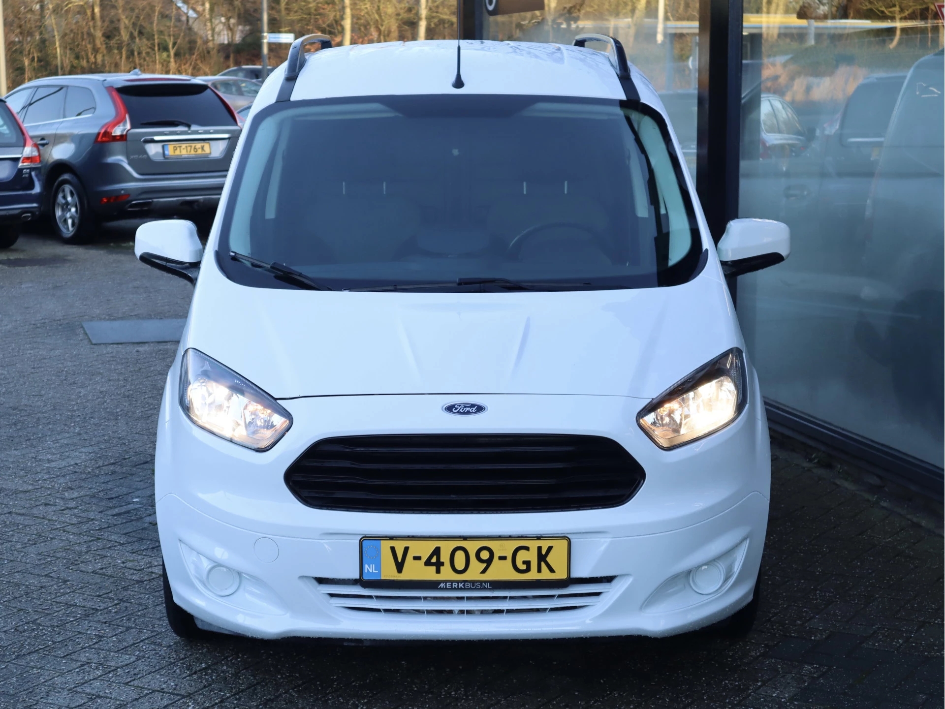 Hoofdafbeelding Ford Transit Courier