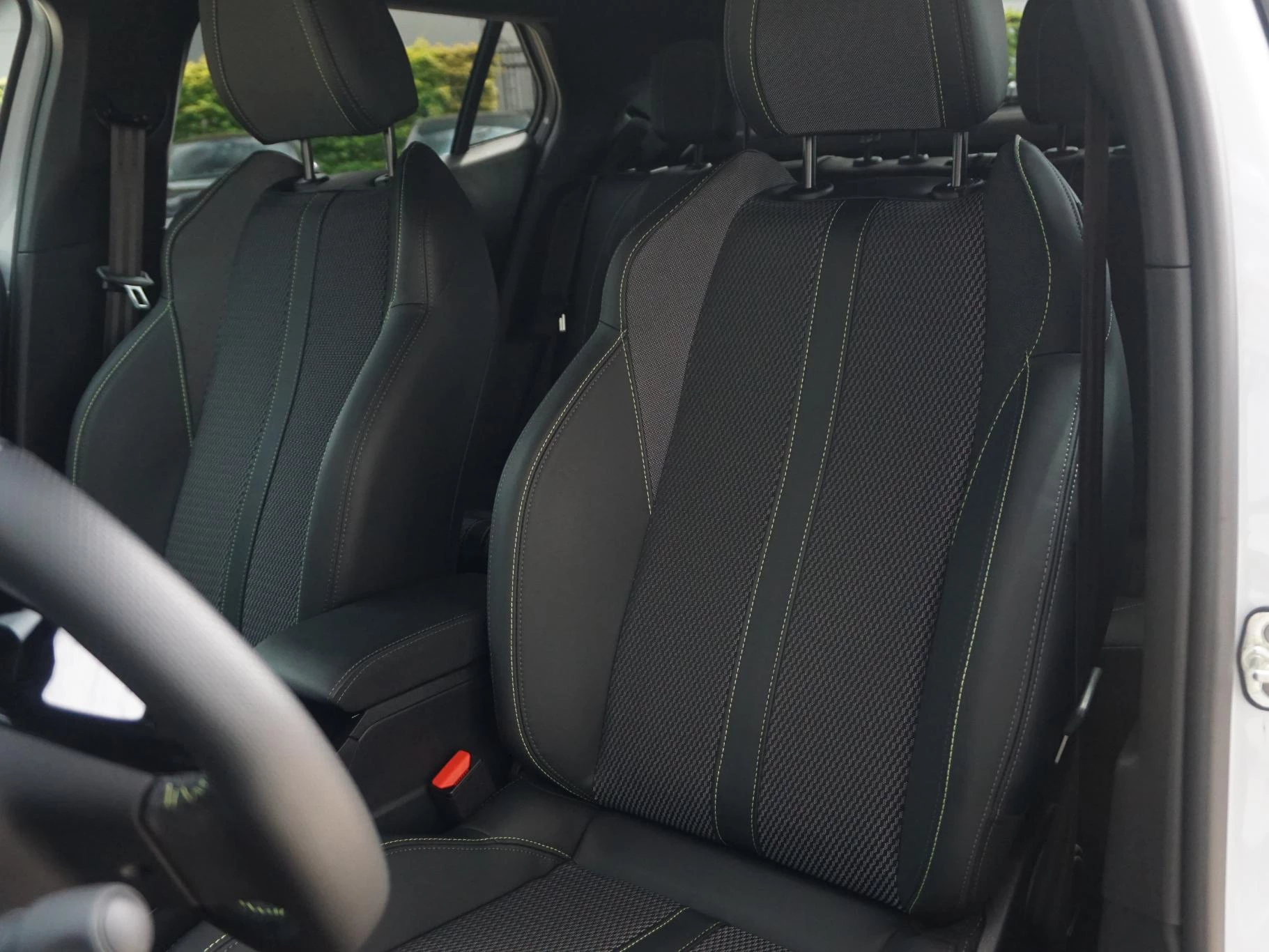 Hoofdafbeelding Peugeot e-2008