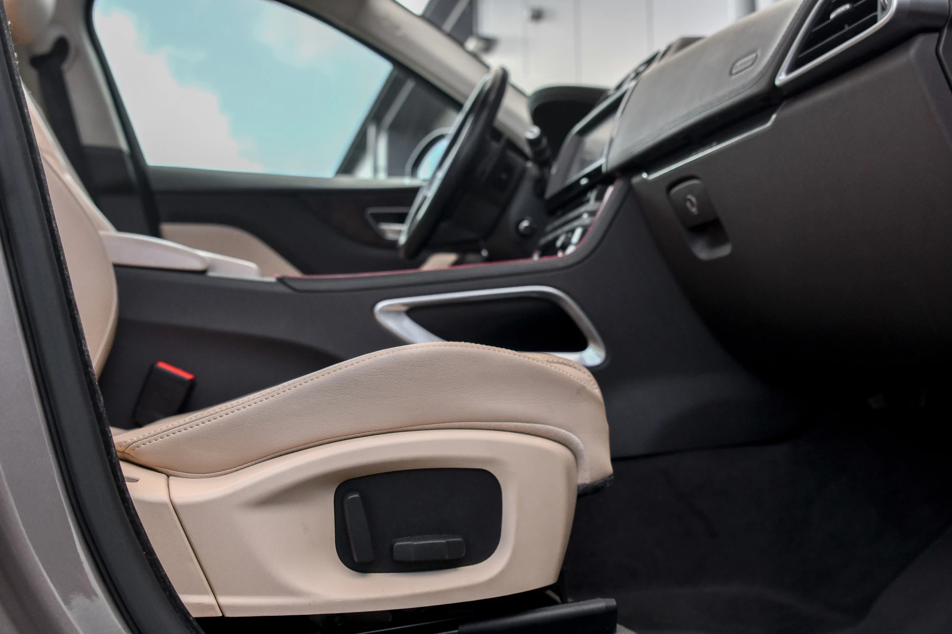 Hoofdafbeelding Jaguar F-PACE