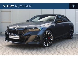 Hoofdafbeelding BMW i5 BMW i5 M60 xDrive M Sport / Panoramadak / Trekhaak / Stoelventilatie / Bowers & Wilkins / Adaptieve LED / Comfort Access / Stoelverwarming
