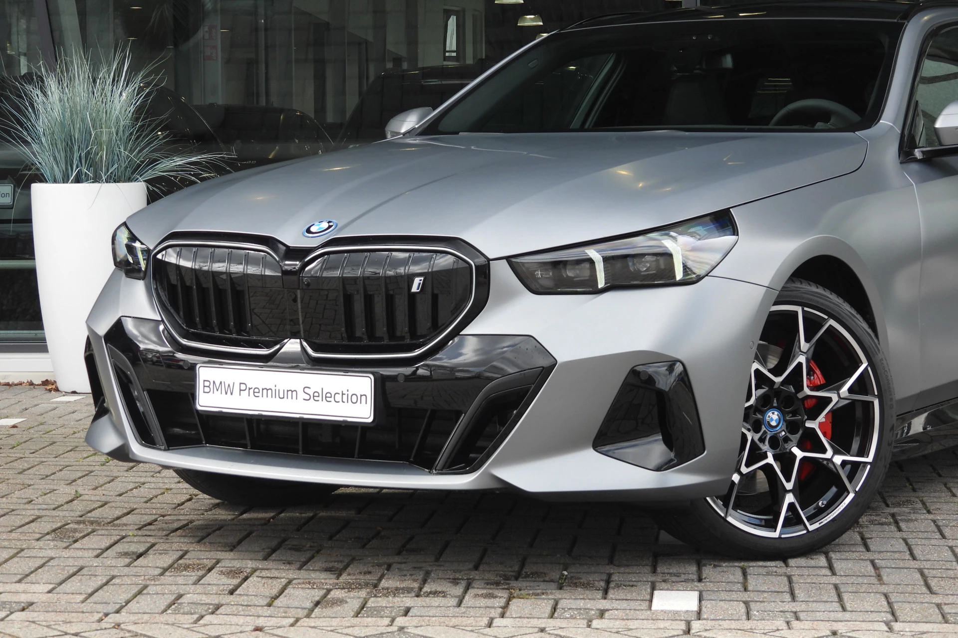 Hoofdafbeelding BMW i5