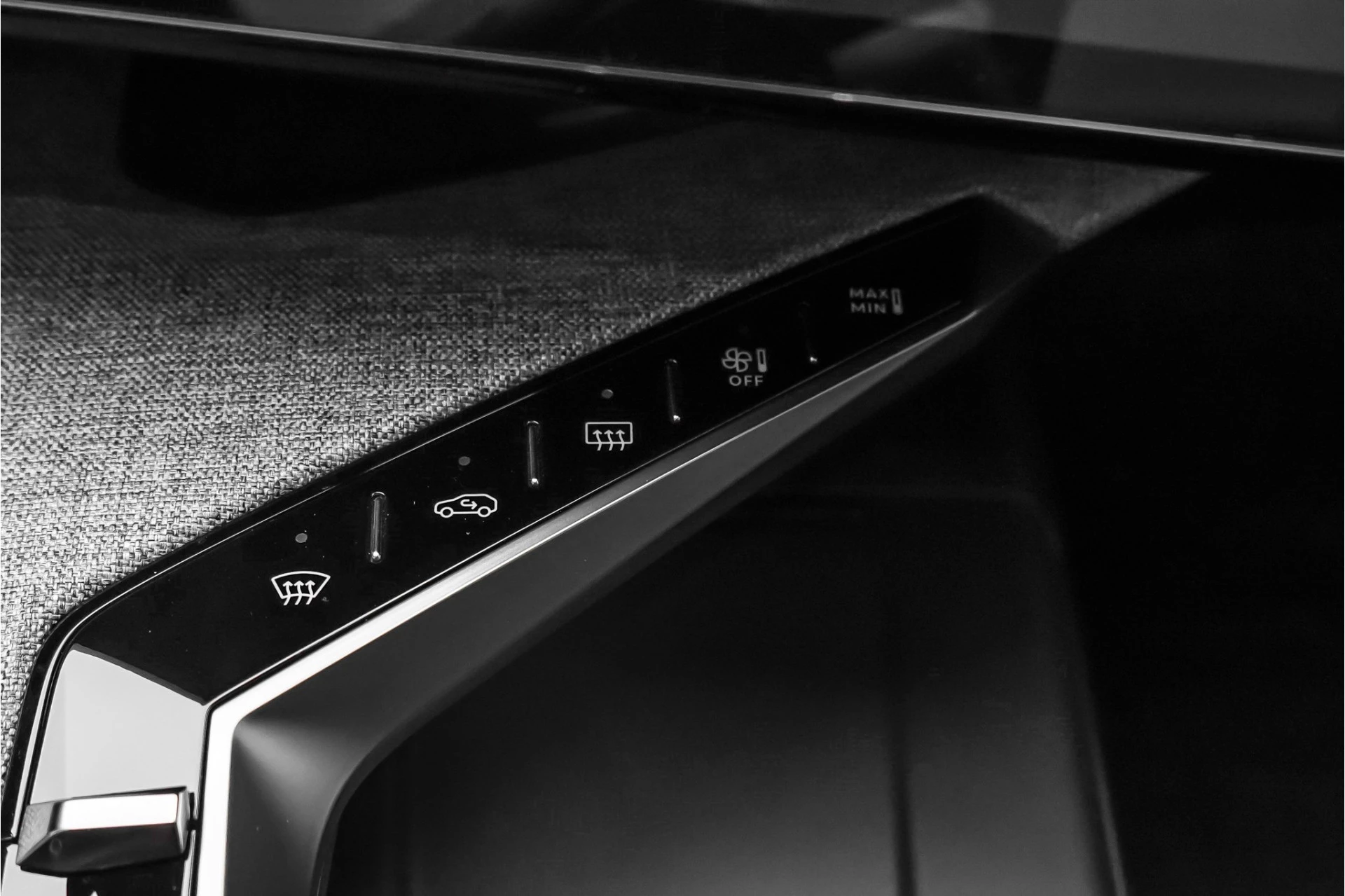 Hoofdafbeelding Peugeot e-3008