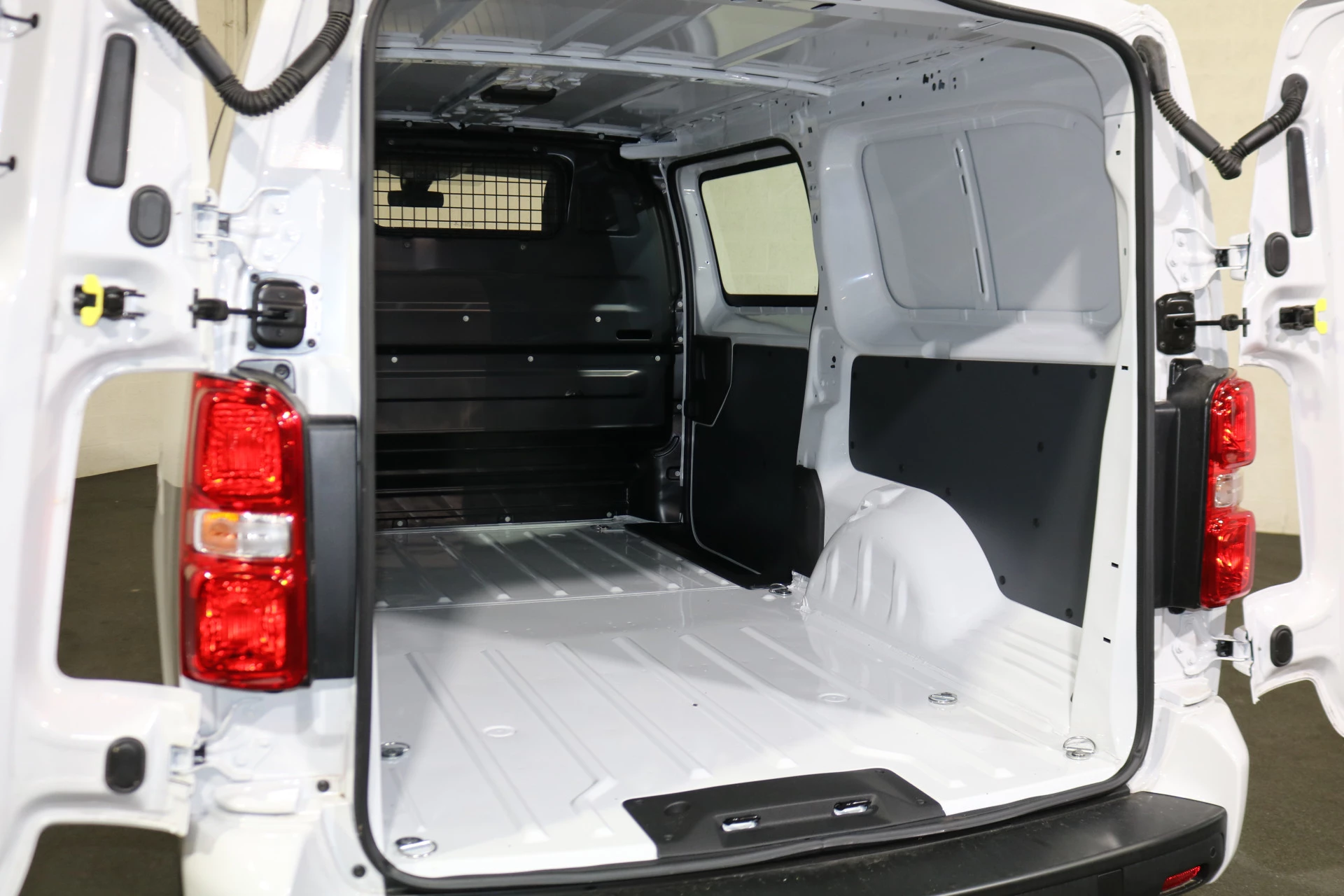 Hoofdafbeelding Peugeot e-Expert