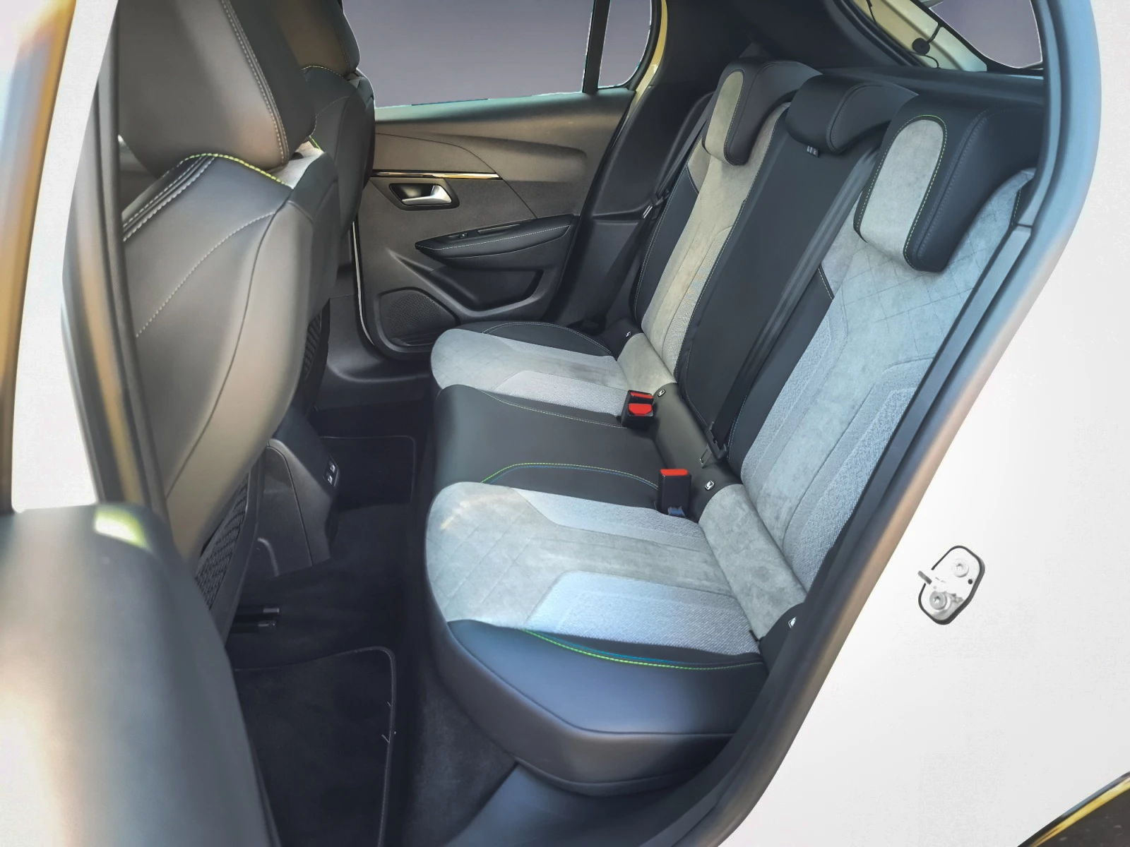 Hoofdafbeelding Peugeot e-208