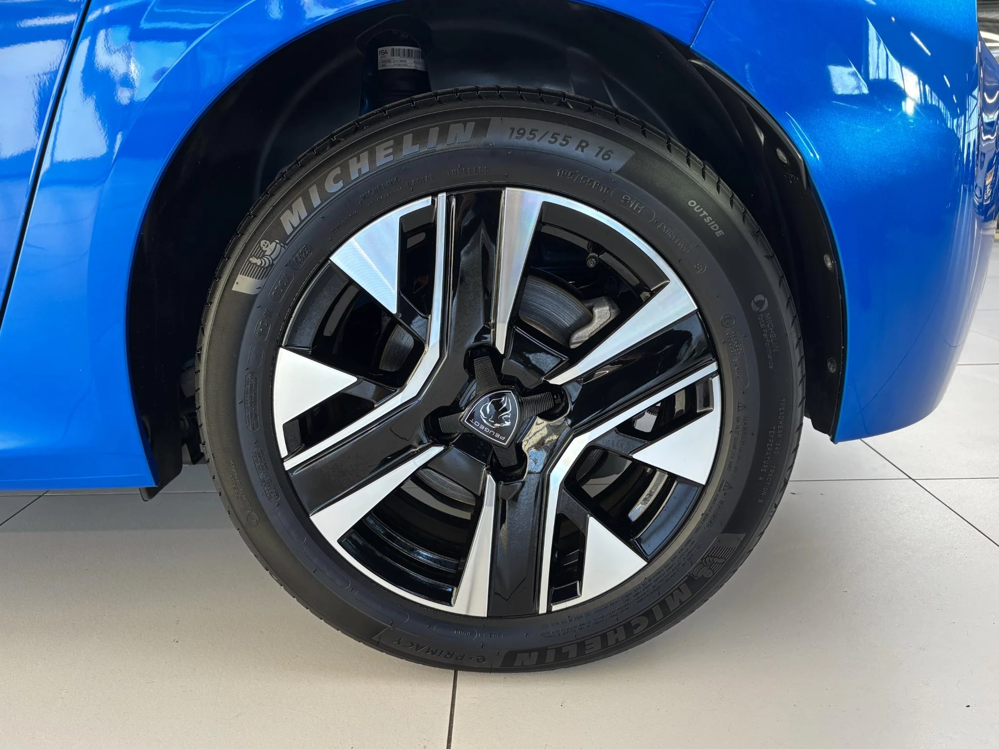 Hoofdafbeelding Peugeot e-208