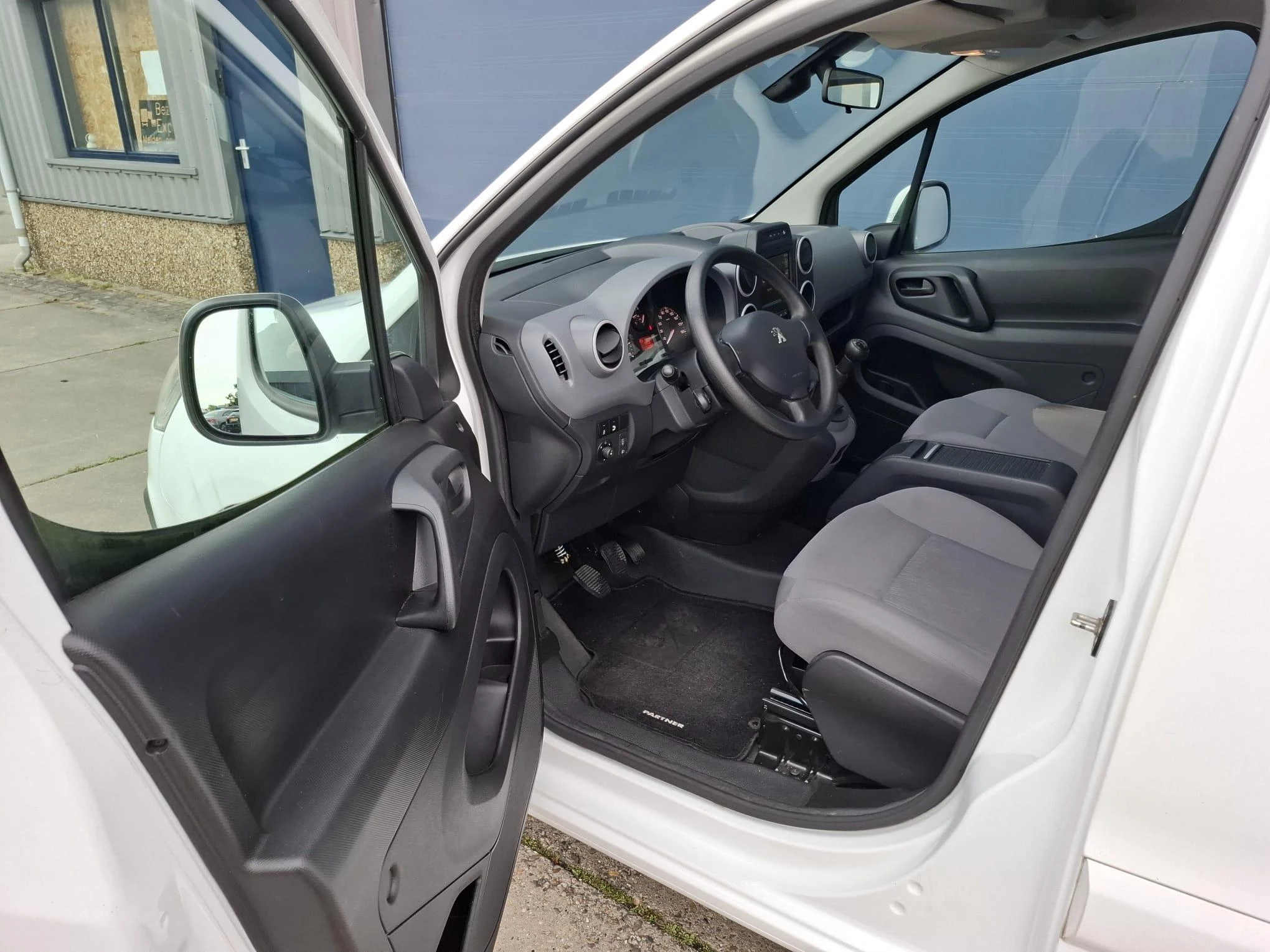 Hoofdafbeelding Peugeot Partner