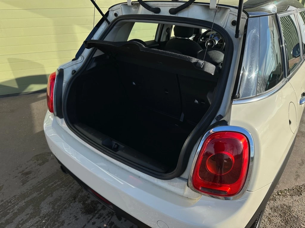 Hoofdafbeelding MINI 5-deurs