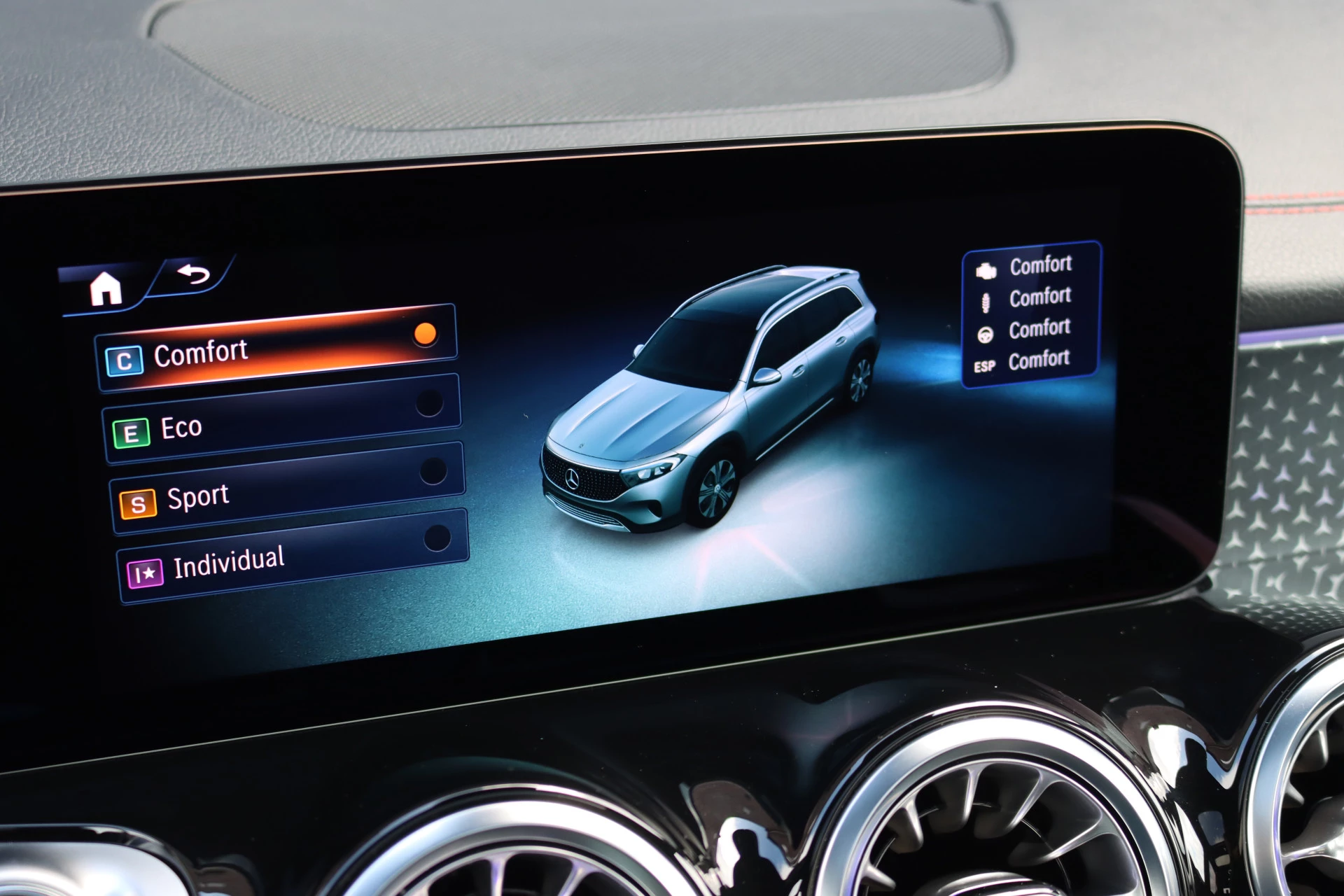 Hoofdafbeelding Mercedes-Benz EQB
