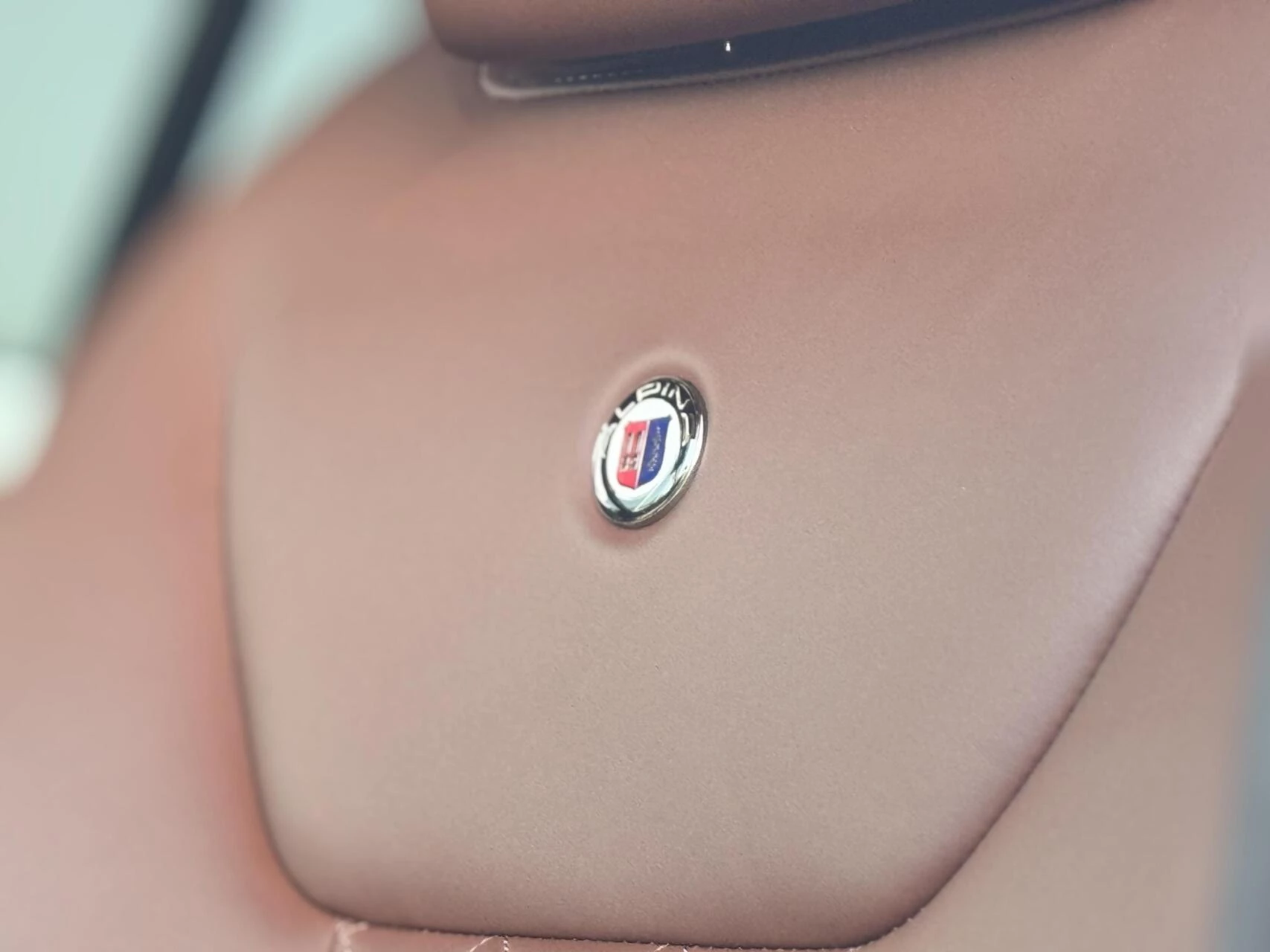 Hoofdafbeelding Alpina B3
