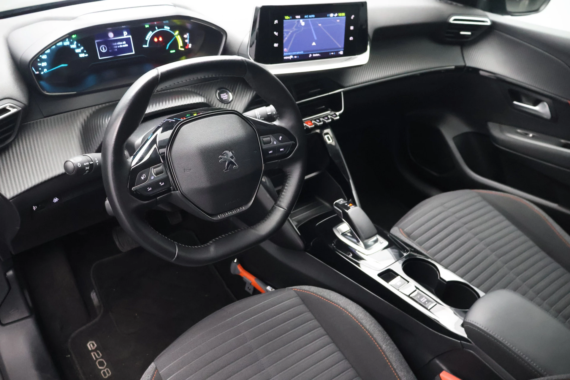 Hoofdafbeelding Peugeot e-208