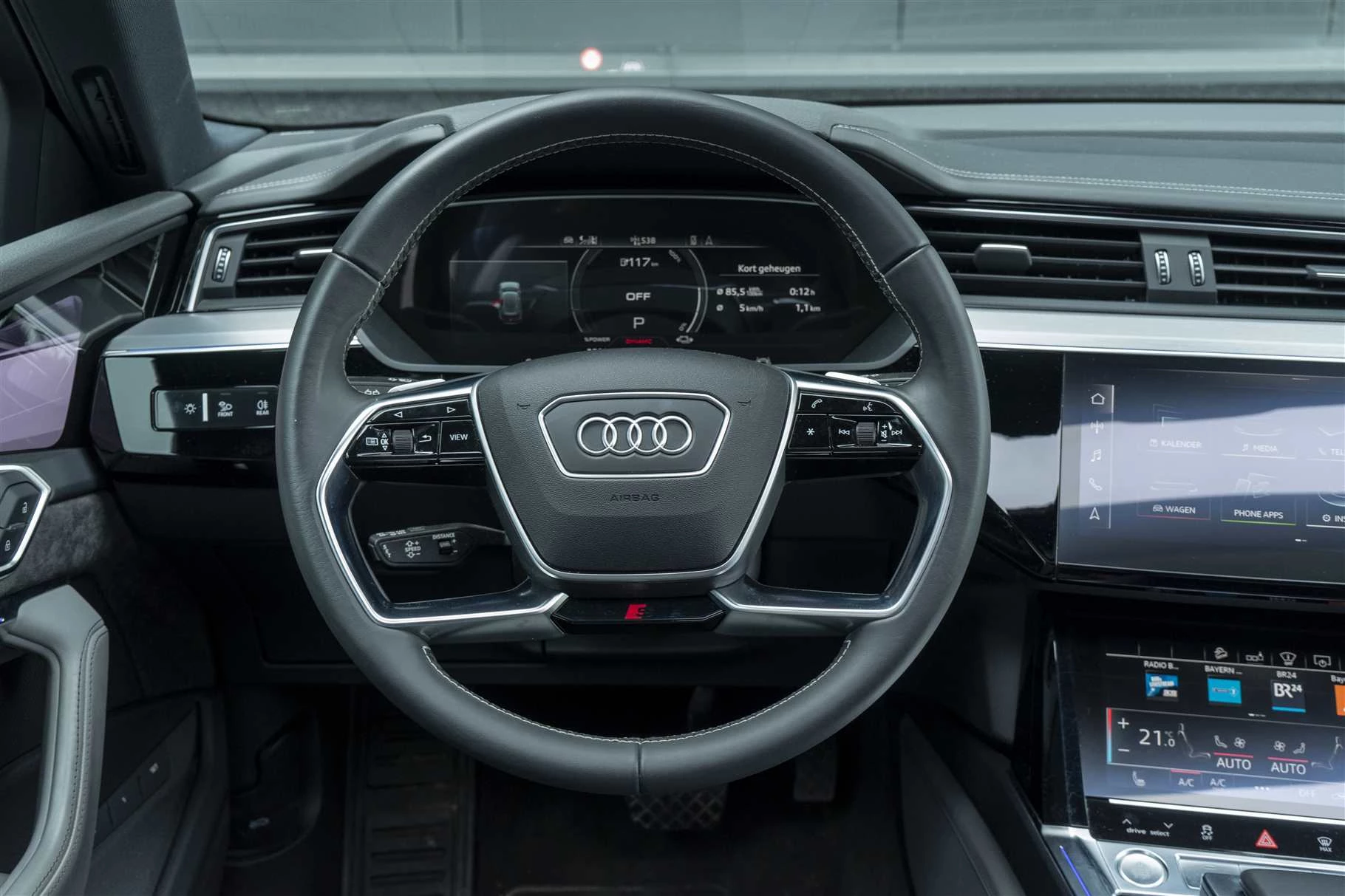Hoofdafbeelding Audi e-tron