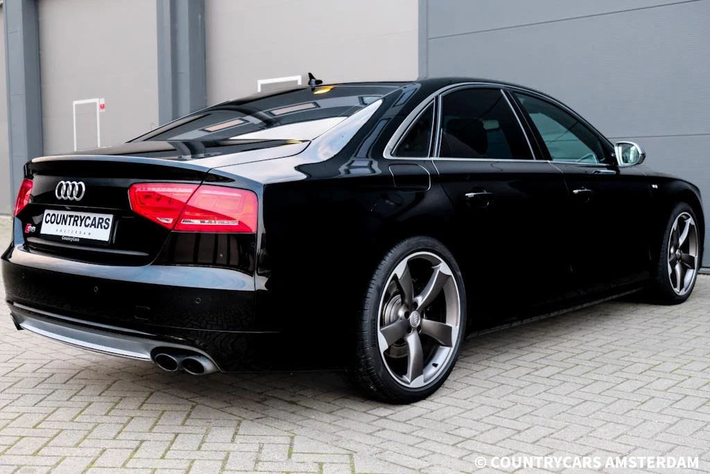 Hoofdafbeelding Audi S8