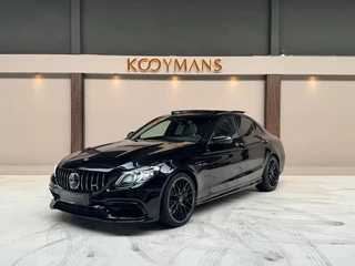 Hoofdafbeelding Mercedes-Benz C-Klasse Mercedes-Benz C-klasse AMG 63 S PERF. SEATS|PANO|HUD|360|BURM|KEYLESS|YELLOW ED1|DRIVERS PACKAGE|NIGHT PACKAGE|MERCEDES GARANTIE