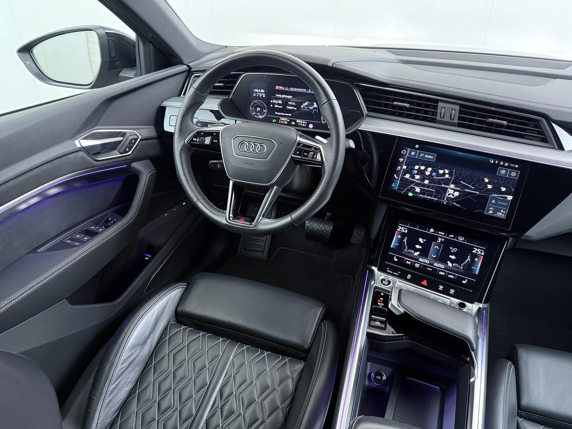 Hoofdafbeelding Audi e-tron