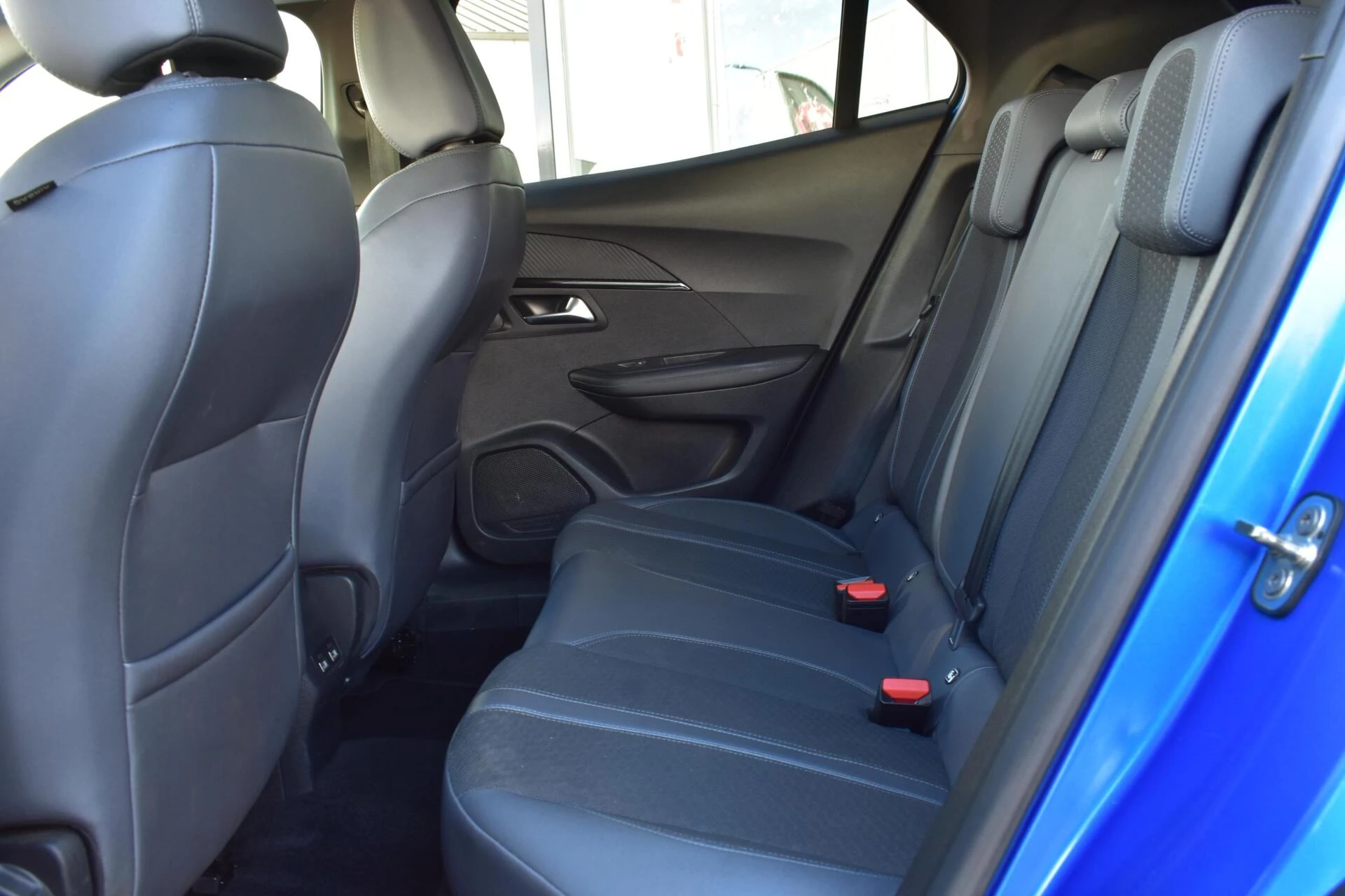 Hoofdafbeelding Peugeot e-2008