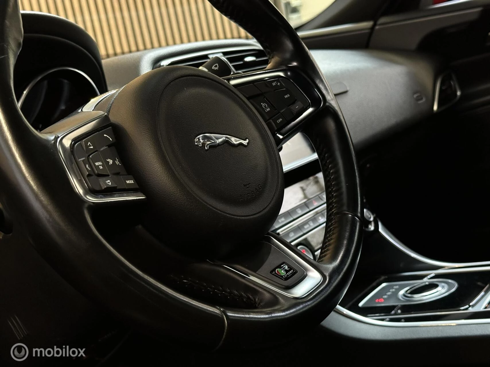 Hoofdafbeelding Jaguar XE