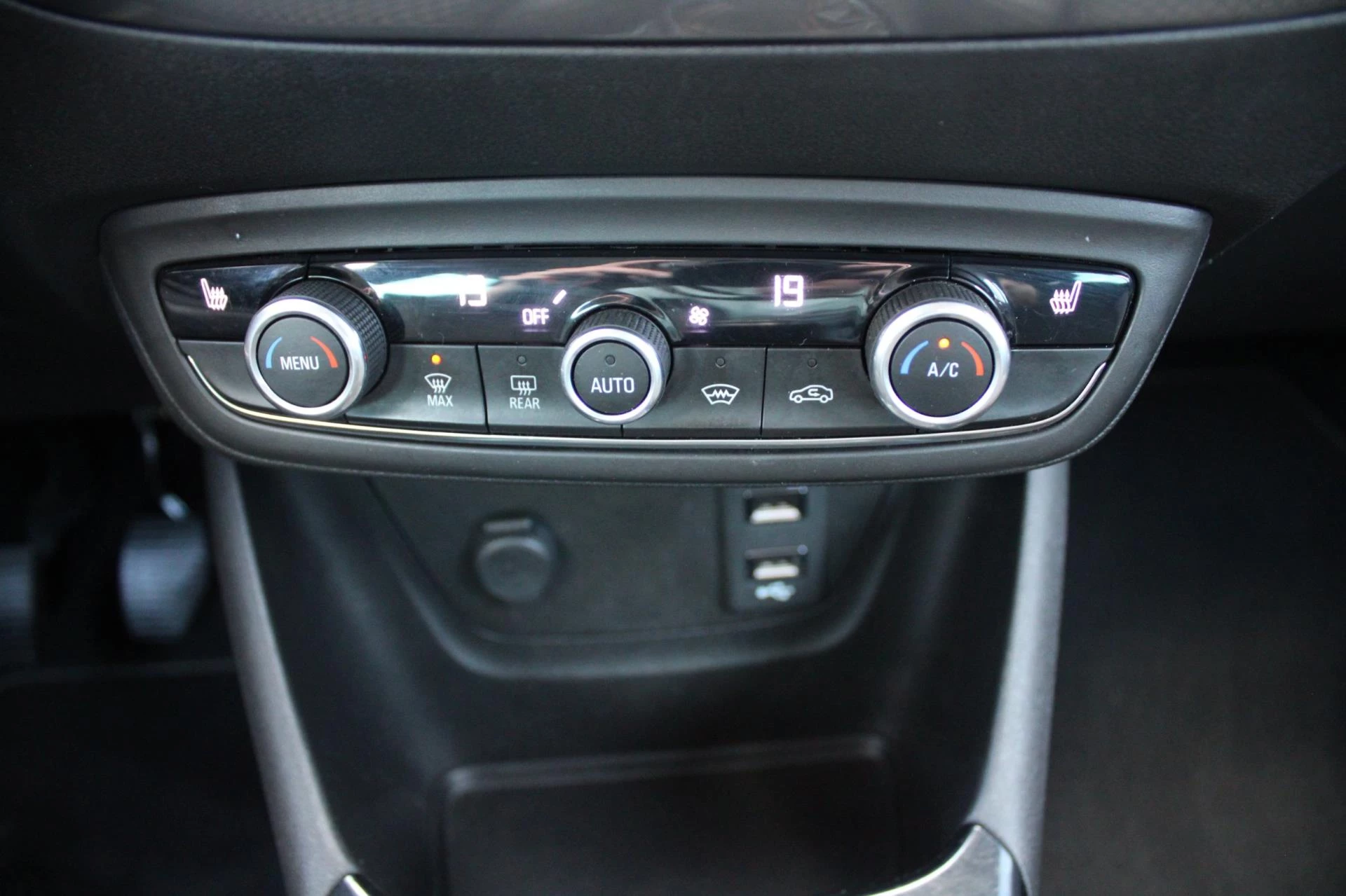 Hoofdafbeelding Opel Crossland X