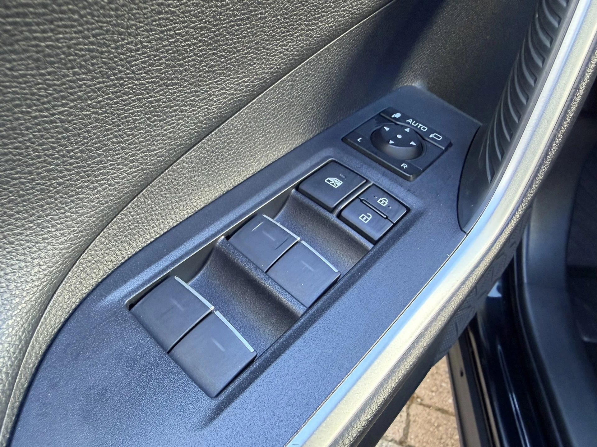 Hoofdafbeelding Suzuki Across