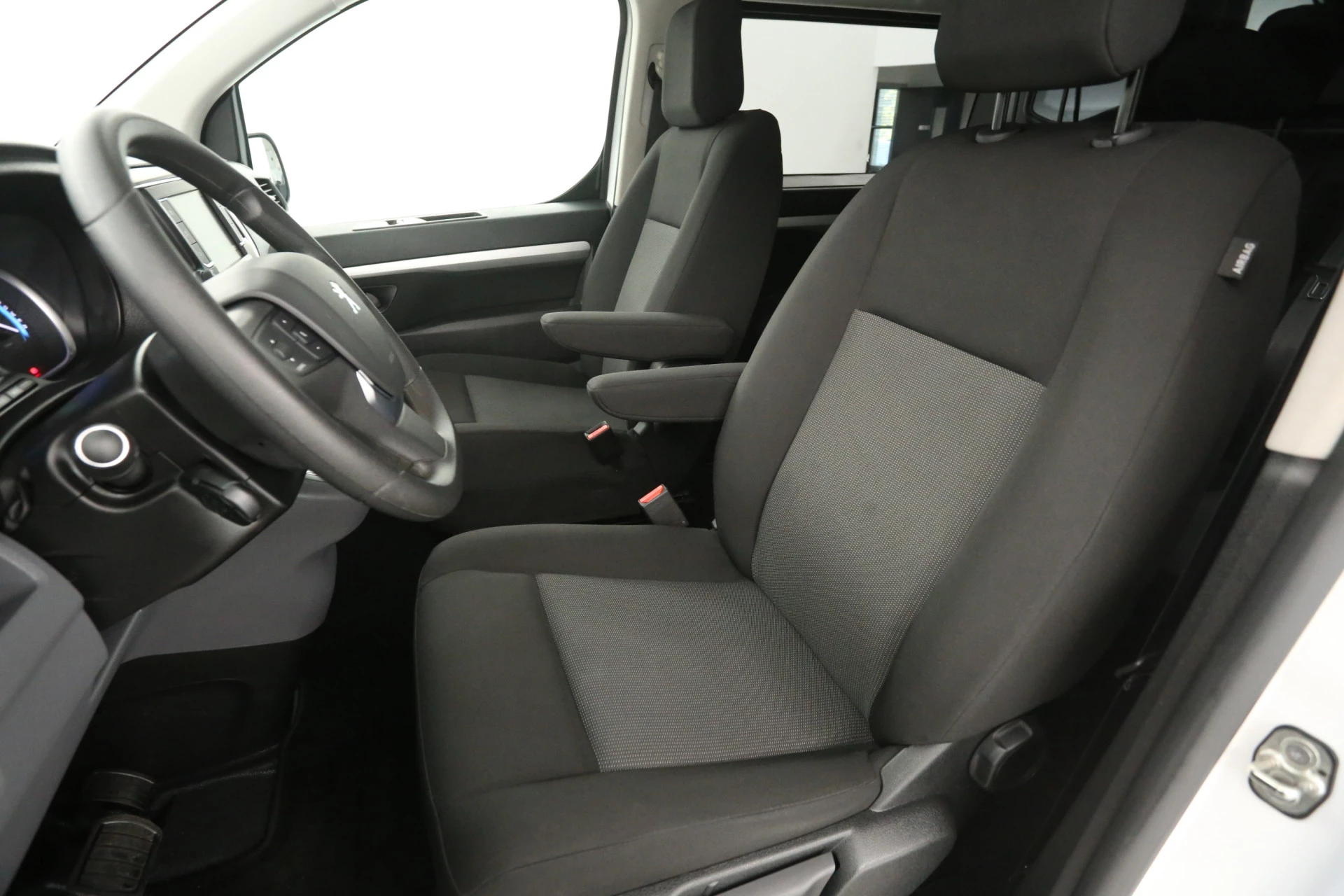 Hoofdafbeelding Peugeot e-Expert