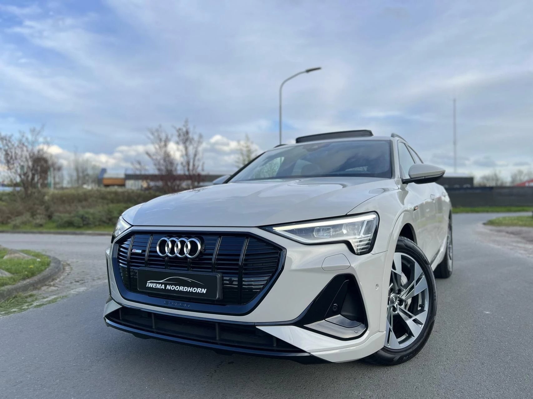 Hoofdafbeelding Audi e-tron