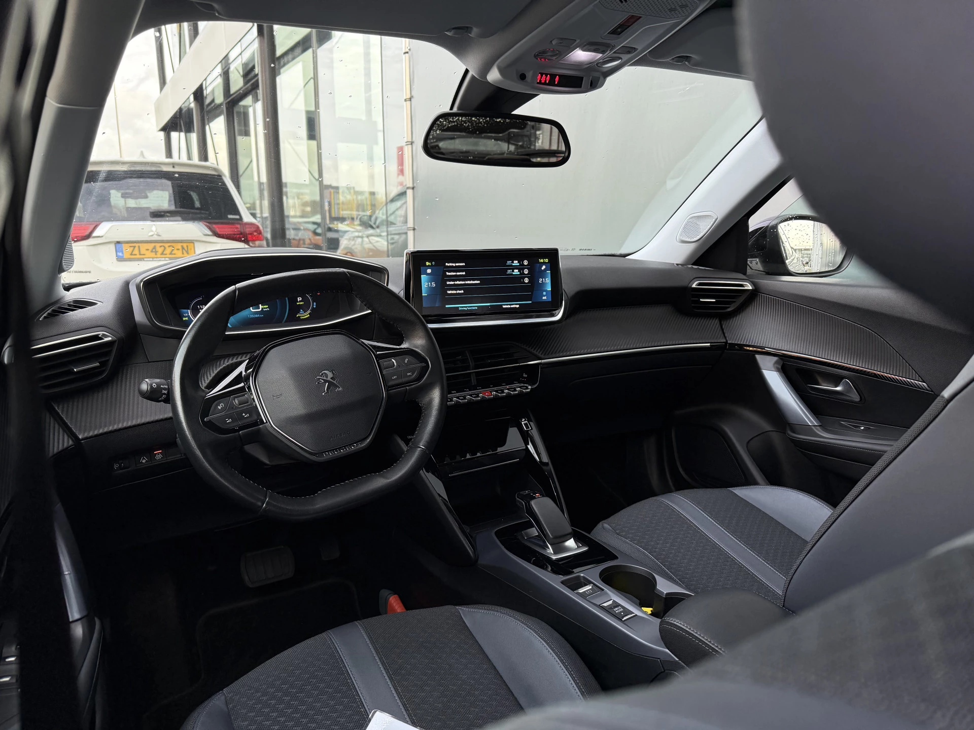 Hoofdafbeelding Peugeot e-2008