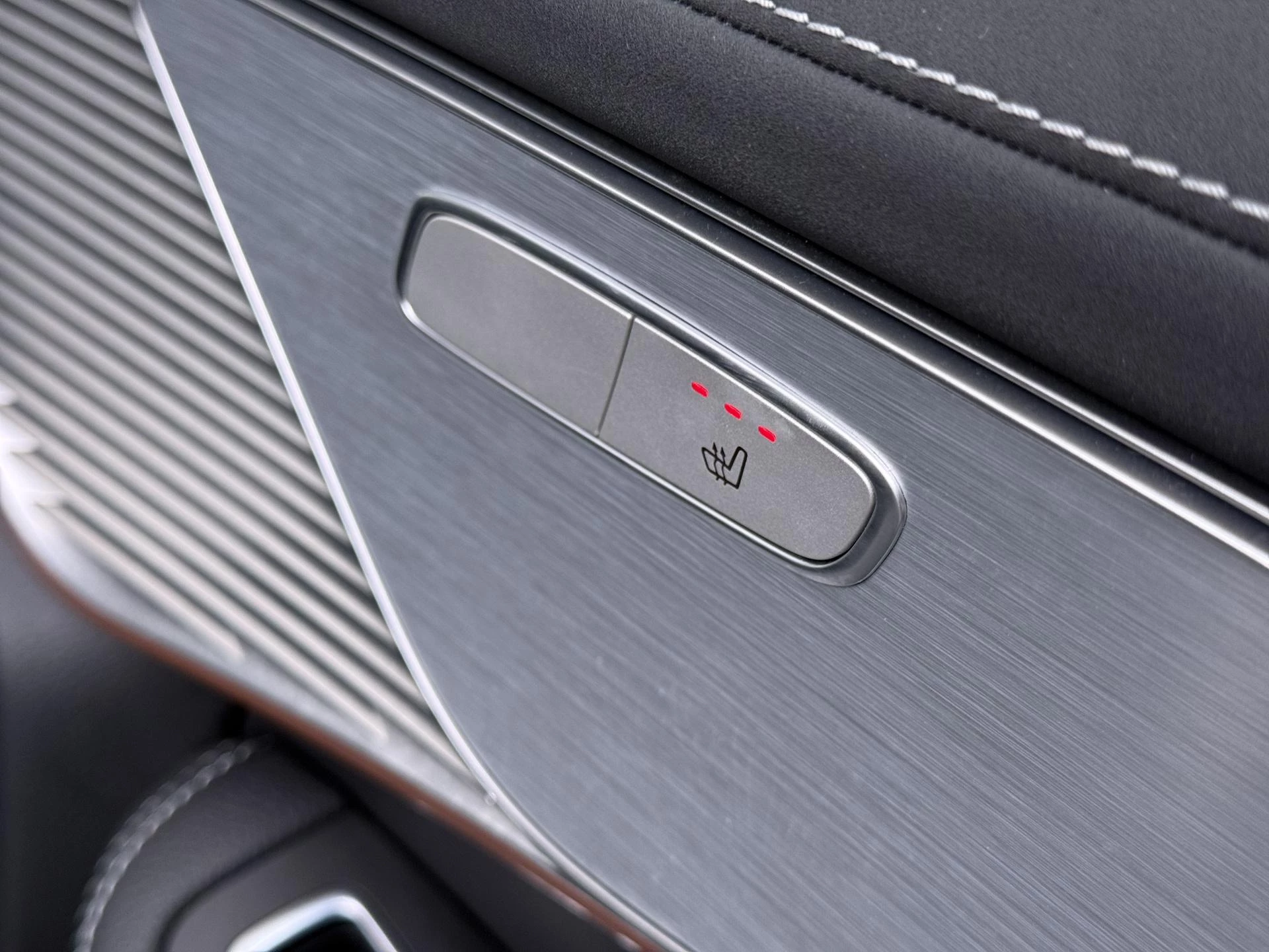 Hoofdafbeelding Mercedes-Benz EQC