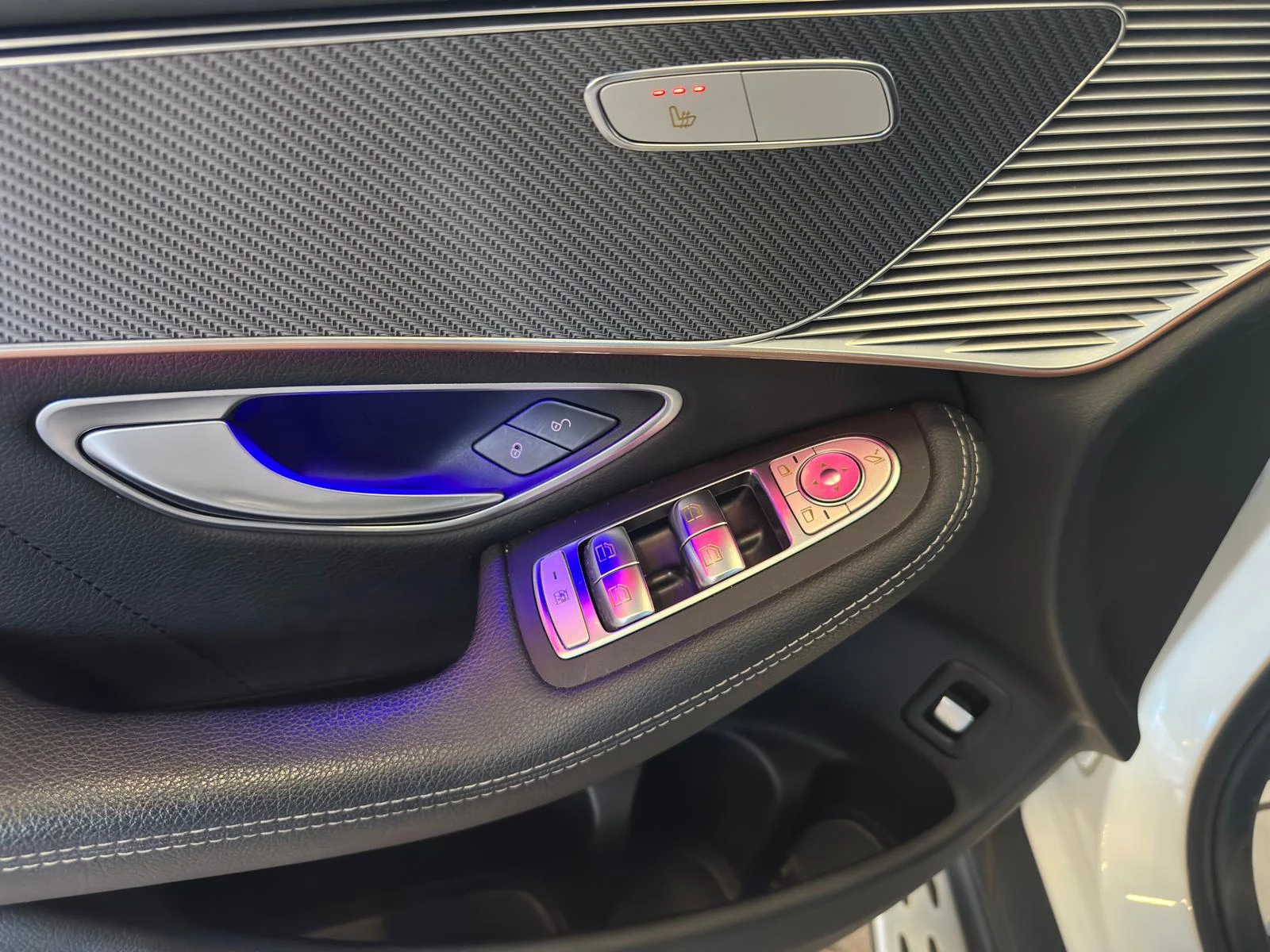 Hoofdafbeelding Mercedes-Benz EQC