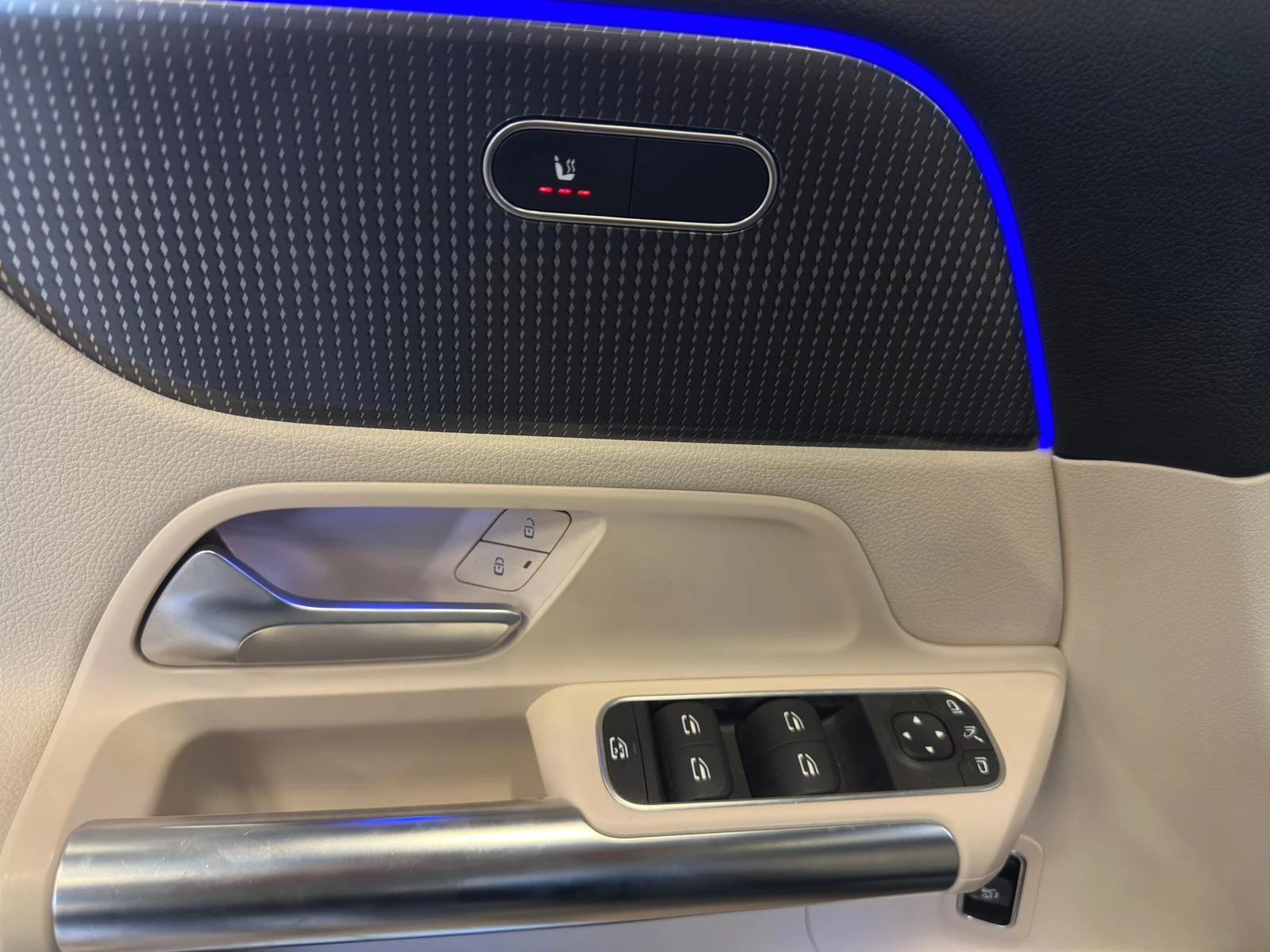 Hoofdafbeelding Mercedes-Benz EQA