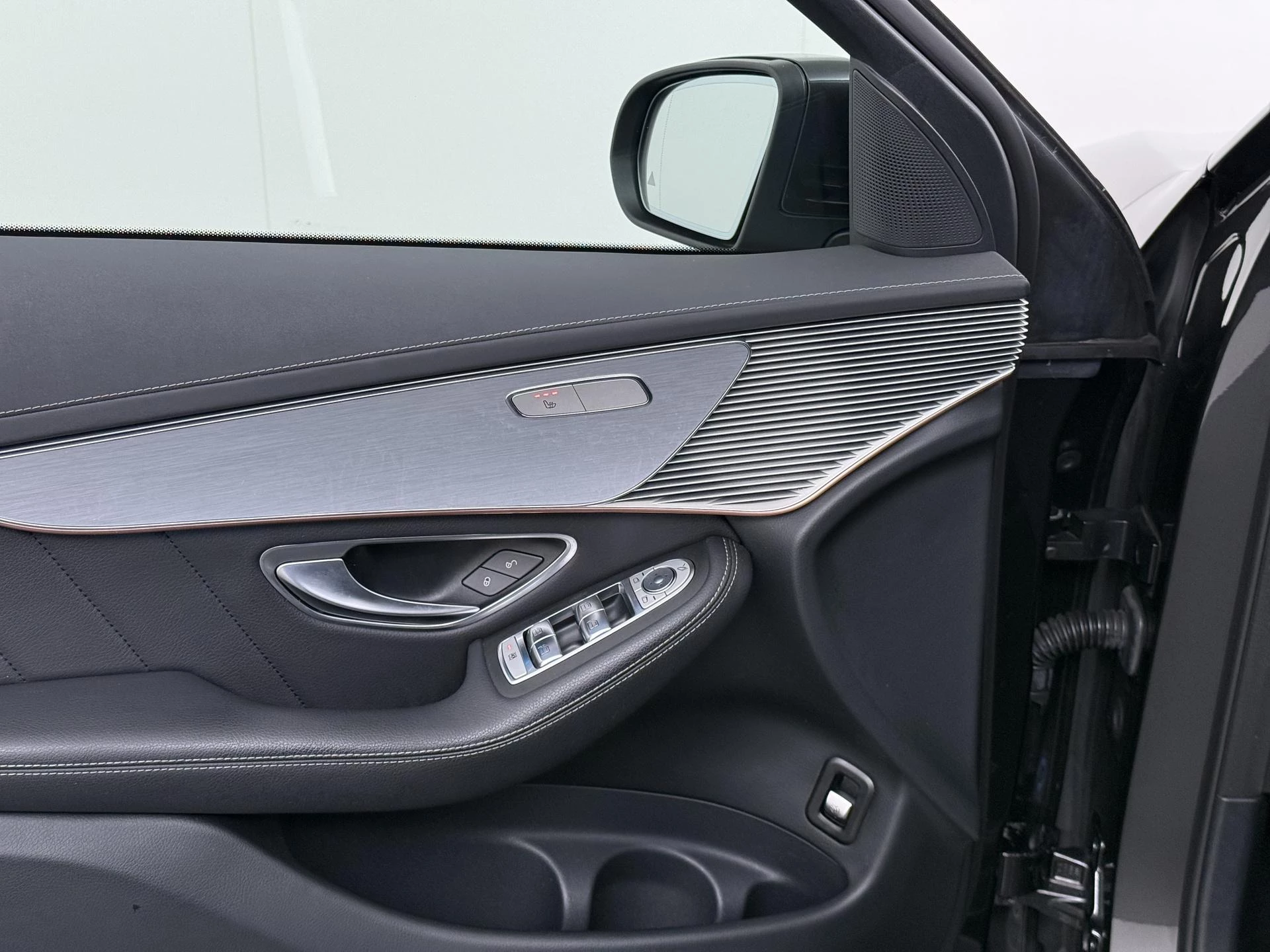 Hoofdafbeelding Mercedes-Benz EQC