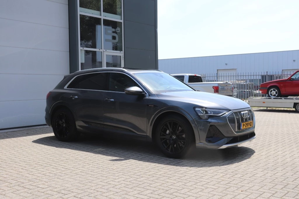 Hoofdafbeelding Audi e-tron