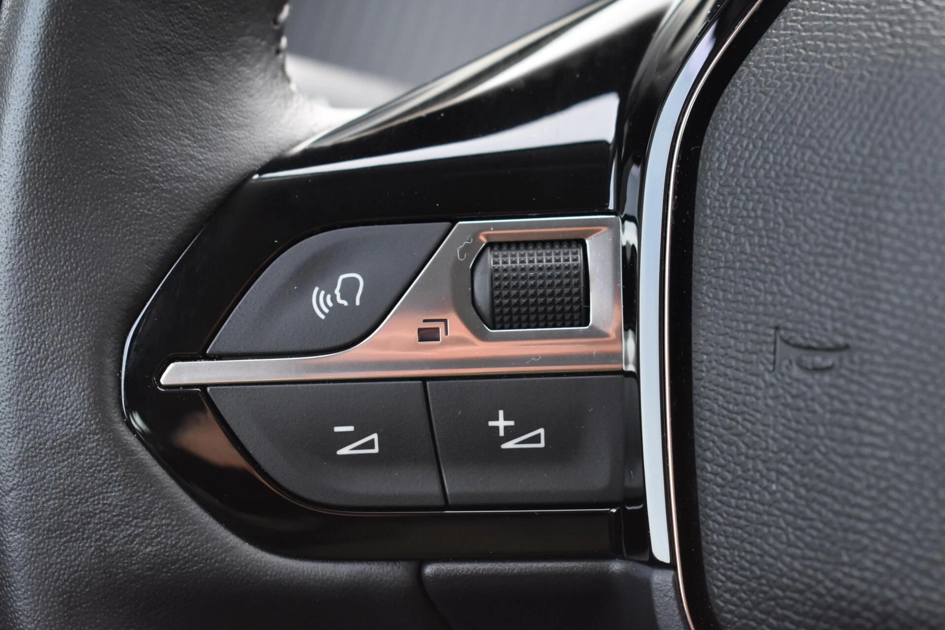 Hoofdafbeelding Peugeot e-208