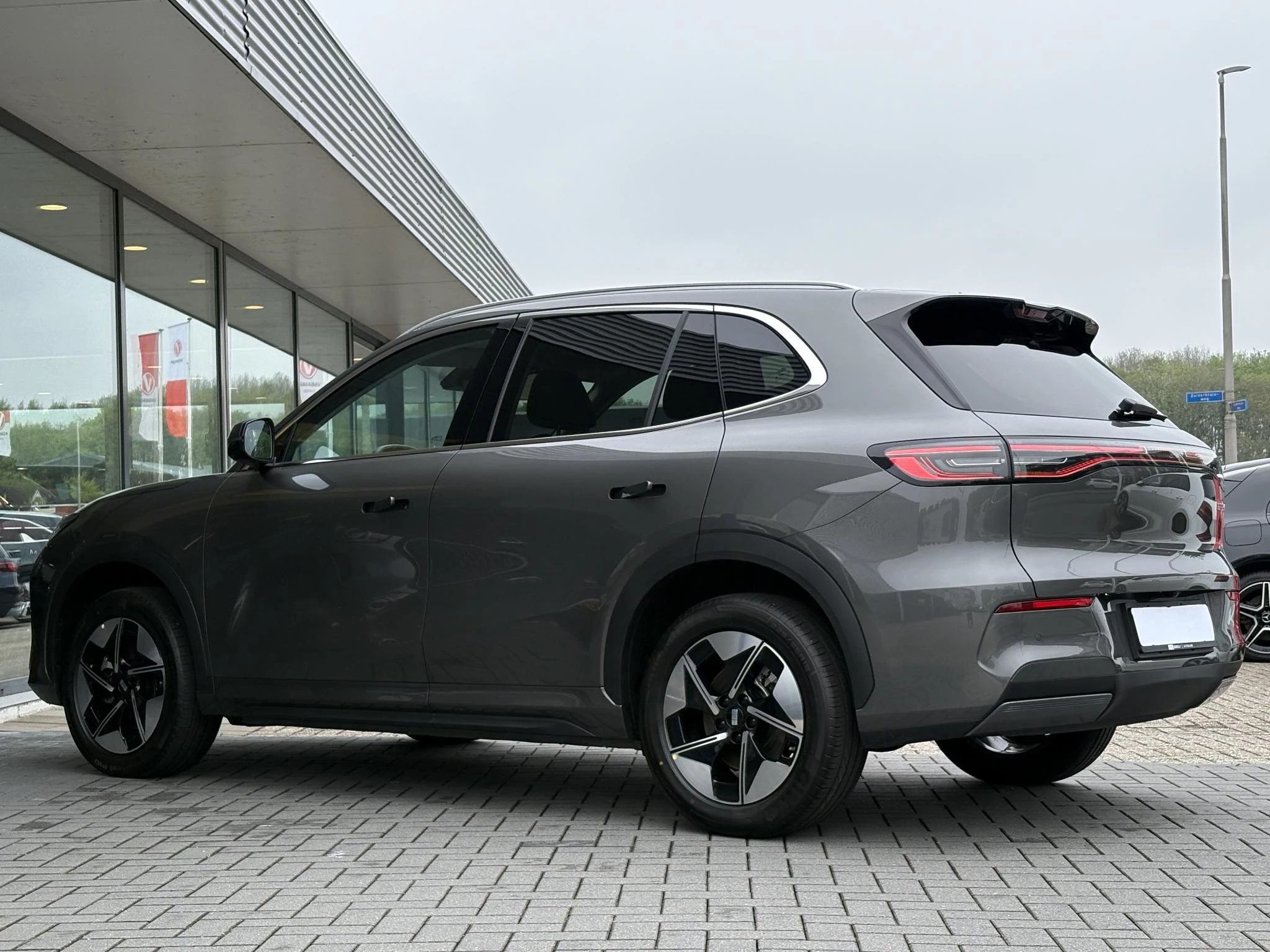 Hoofdafbeelding Geely E5
