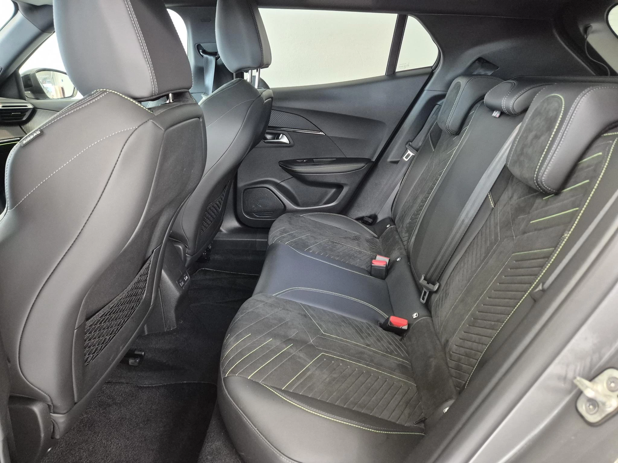 Hoofdafbeelding Peugeot e-2008