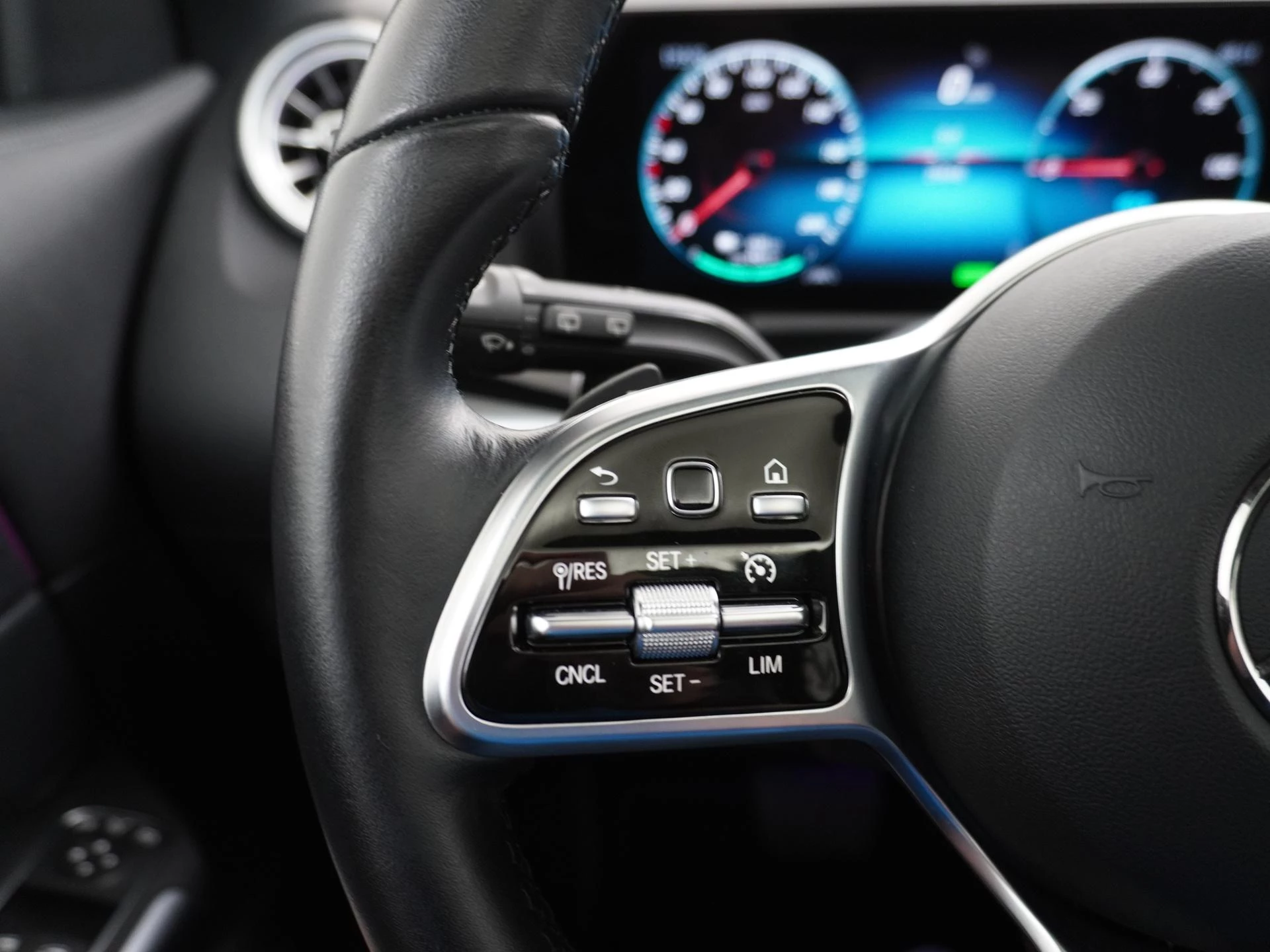 Hoofdafbeelding Mercedes-Benz EQA