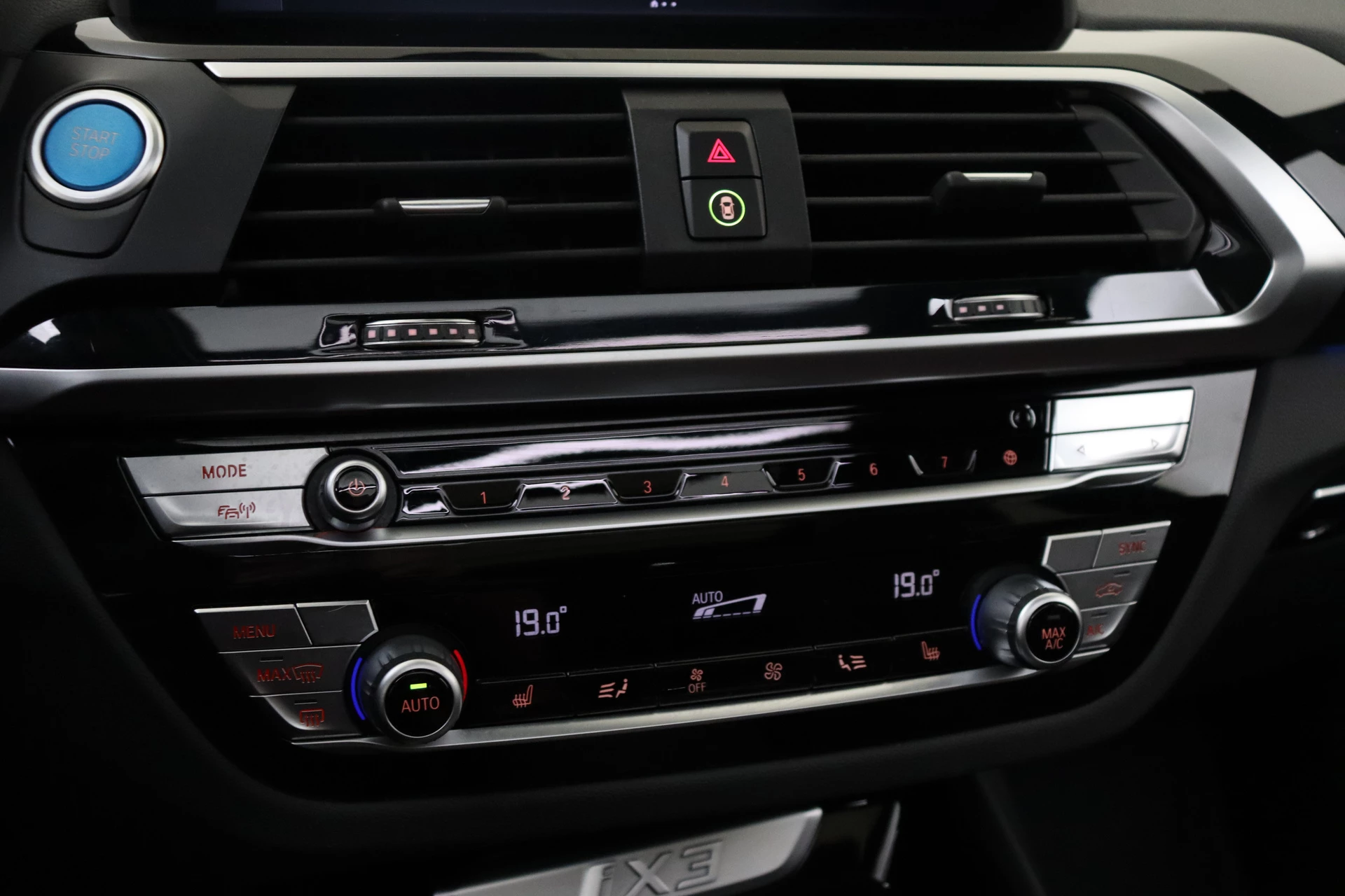Hoofdafbeelding BMW iX3
