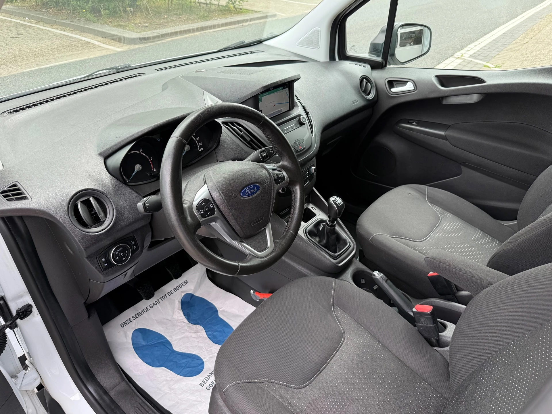 Hoofdafbeelding Ford Transit Courier