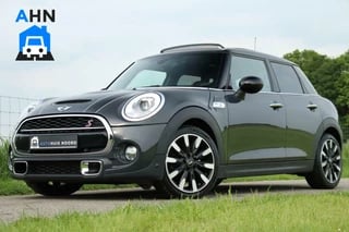 Mini Cooper S Chili 2.0 / 192PK / Pano / Navi / Head-UP / Automaat / DAB / 17"!