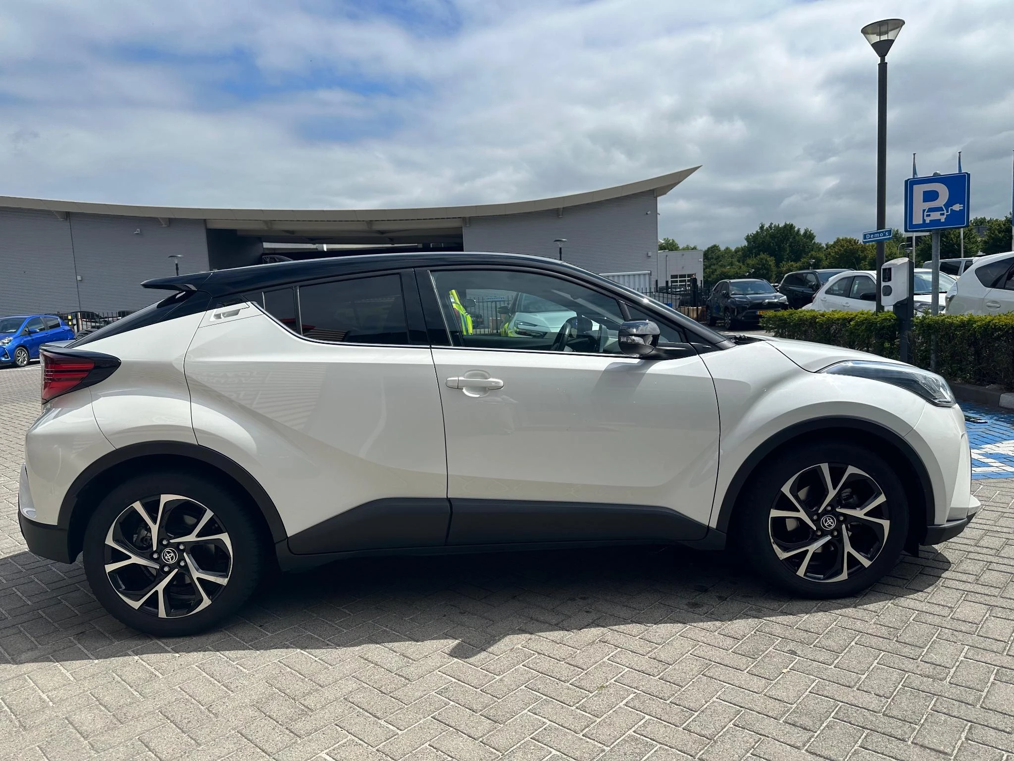 Hoofdafbeelding Toyota C-HR
