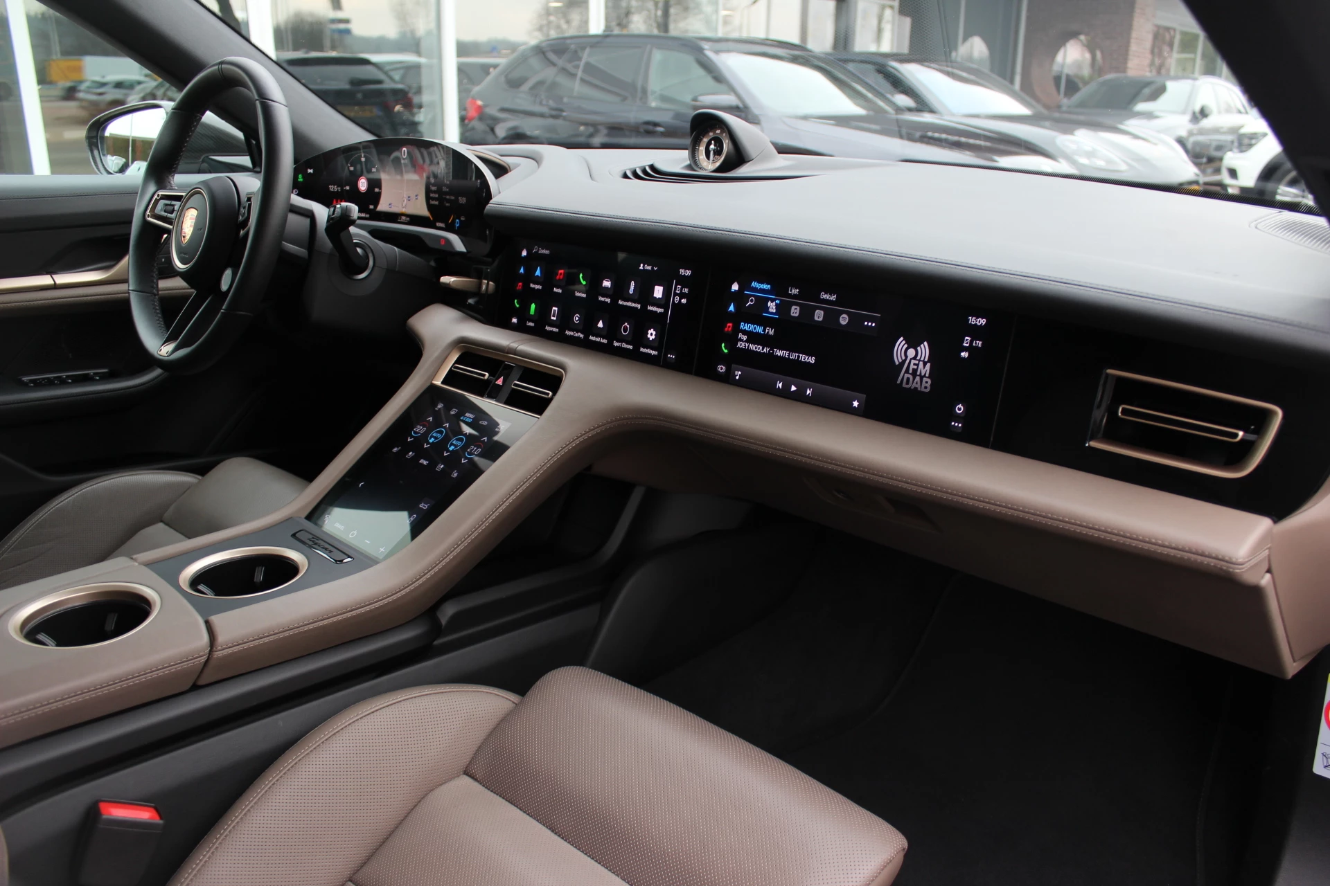 Hoofdafbeelding Porsche Taycan