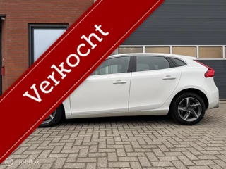 Volvo V40 1.5 T2 Geartr. R-Design - pano - xenon - H/k audio