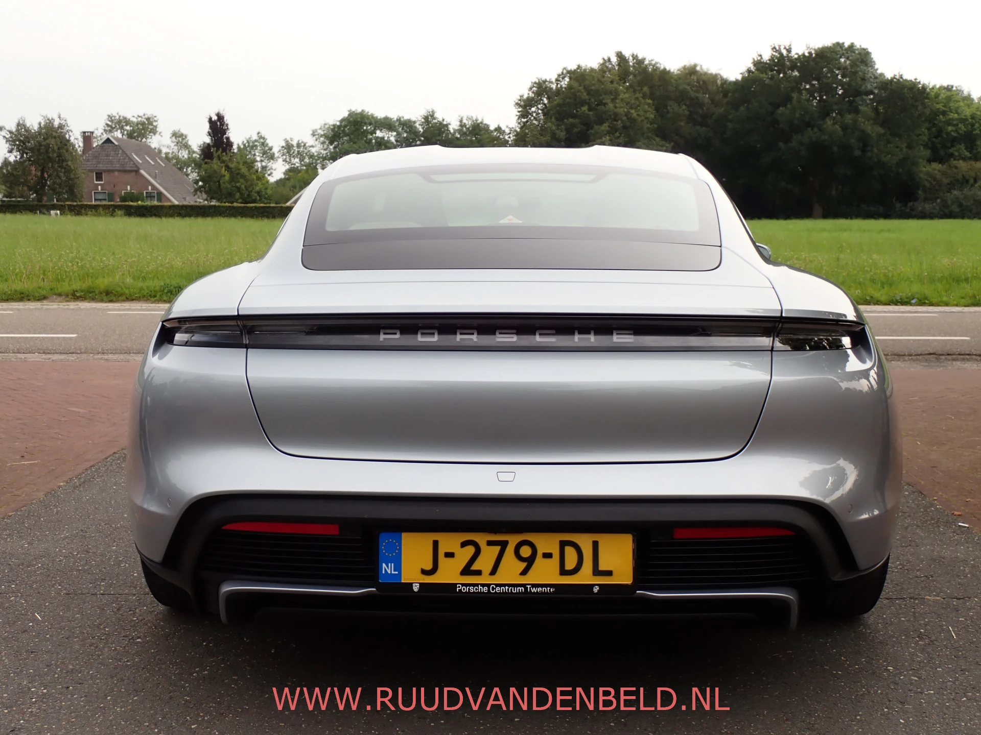 Hoofdafbeelding Porsche Taycan