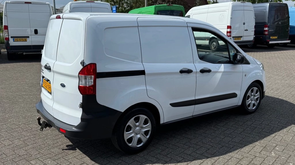 Hoofdafbeelding Ford Transit Courier