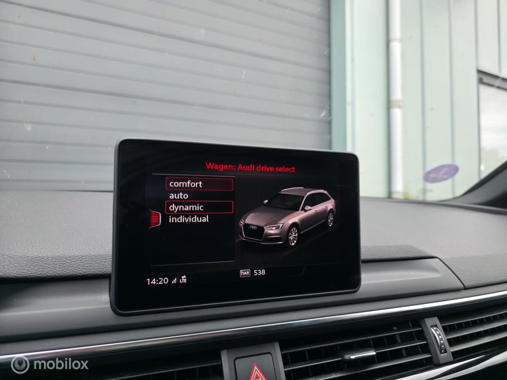 Hoofdafbeelding Audi A4