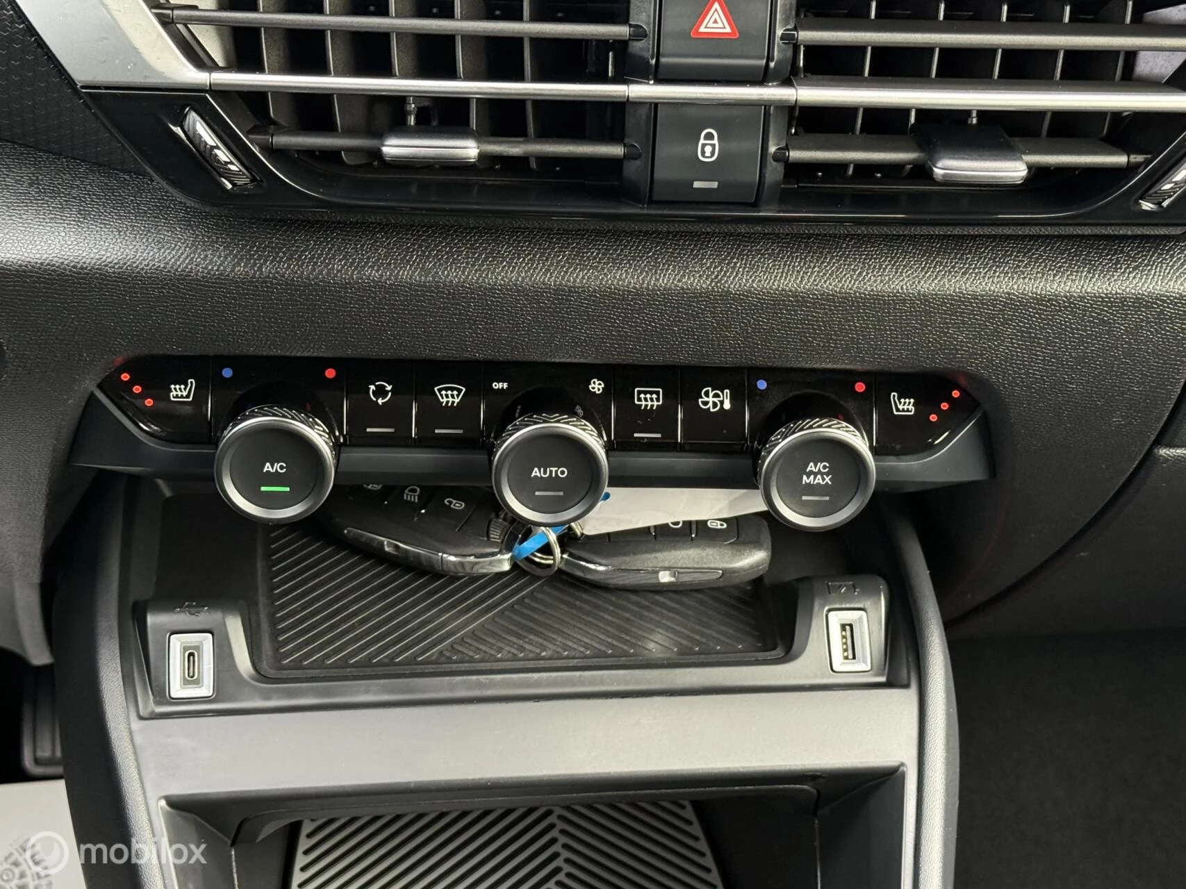 Hoofdafbeelding Citroën ë-C4