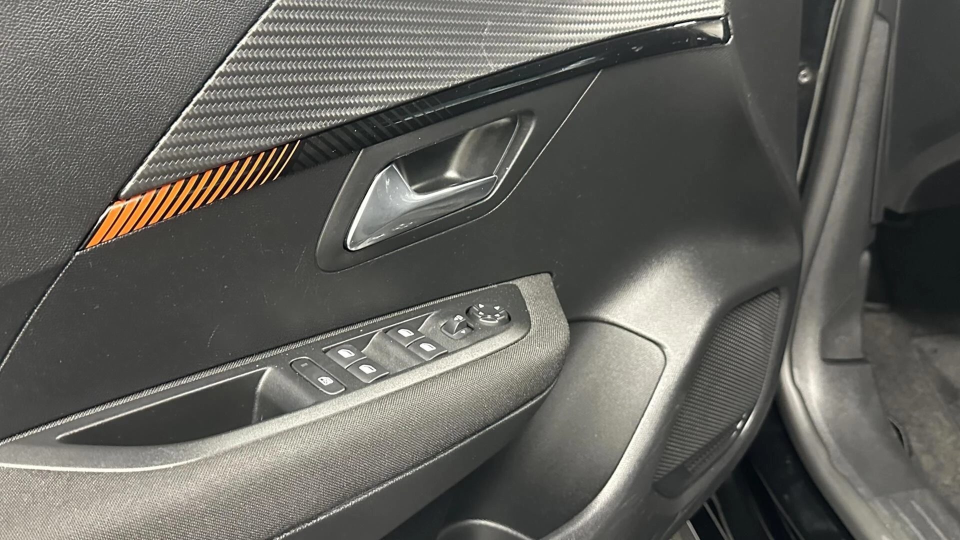 Hoofdafbeelding Peugeot e-208