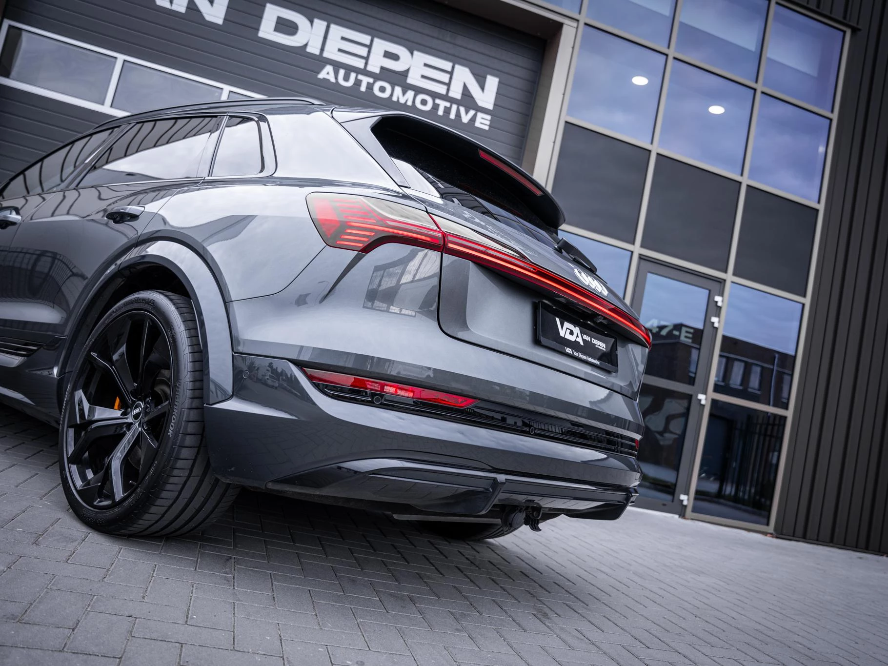 Hoofdafbeelding Audi e-tron