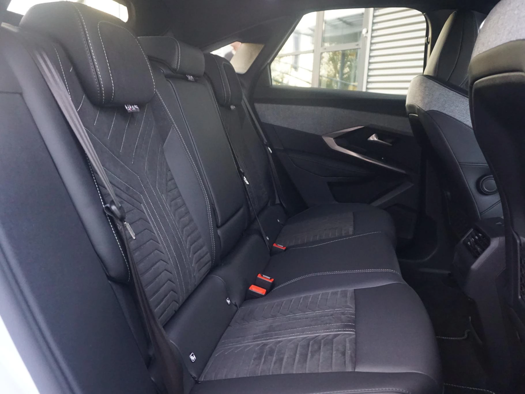 Hoofdafbeelding Peugeot e-3008